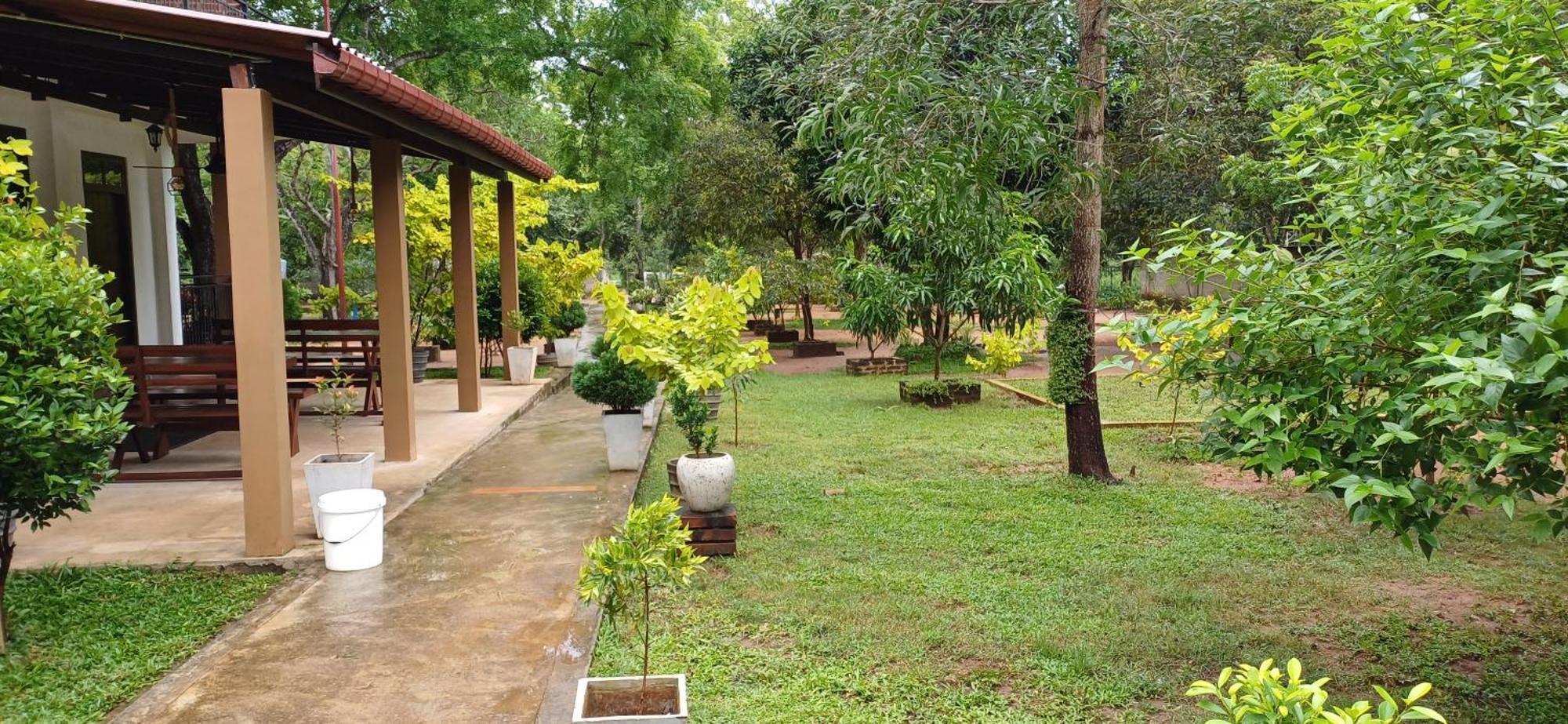 Forest Edge Villa Anuradhapura Exterior photo